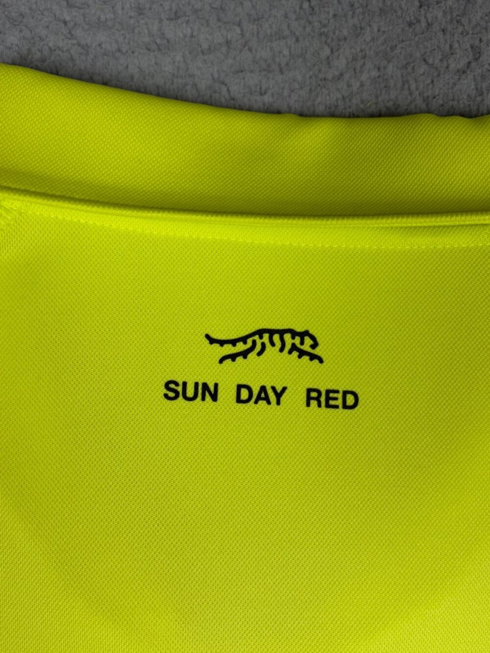 Sun Day Red Polo Mens Size 2XL Yellow Stretch Performance Golf Vibrant NO LOGOS - Picture 7 of 9